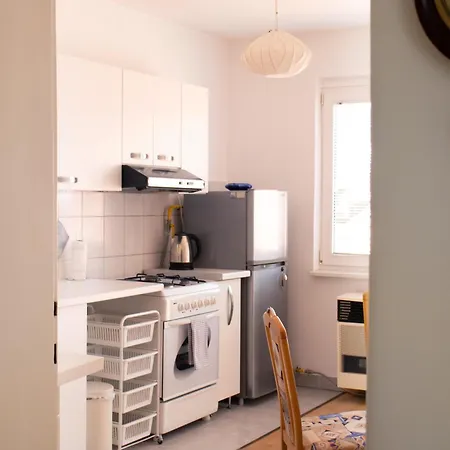 Emmi Apartment *