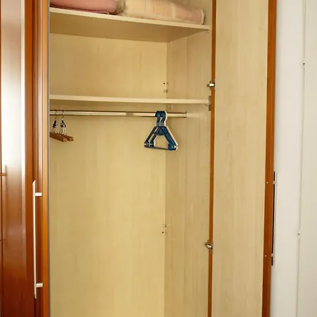 Emmi Apartment *